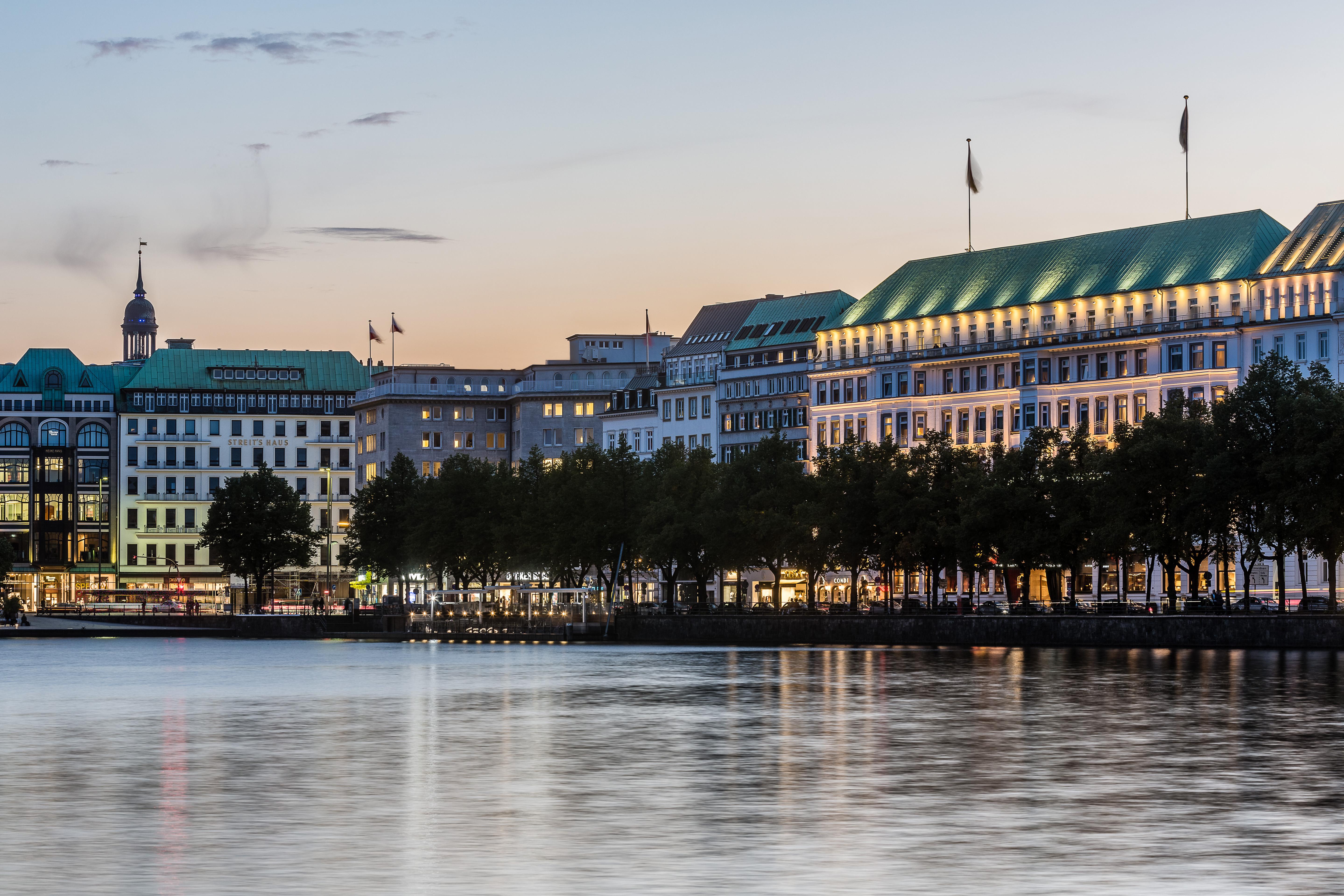 Fairmont Hotel Vier Jahreszeiten, Hotel Des Jahres 2023 & 2024- Die 101 Besten Hamburg Luaran gambar