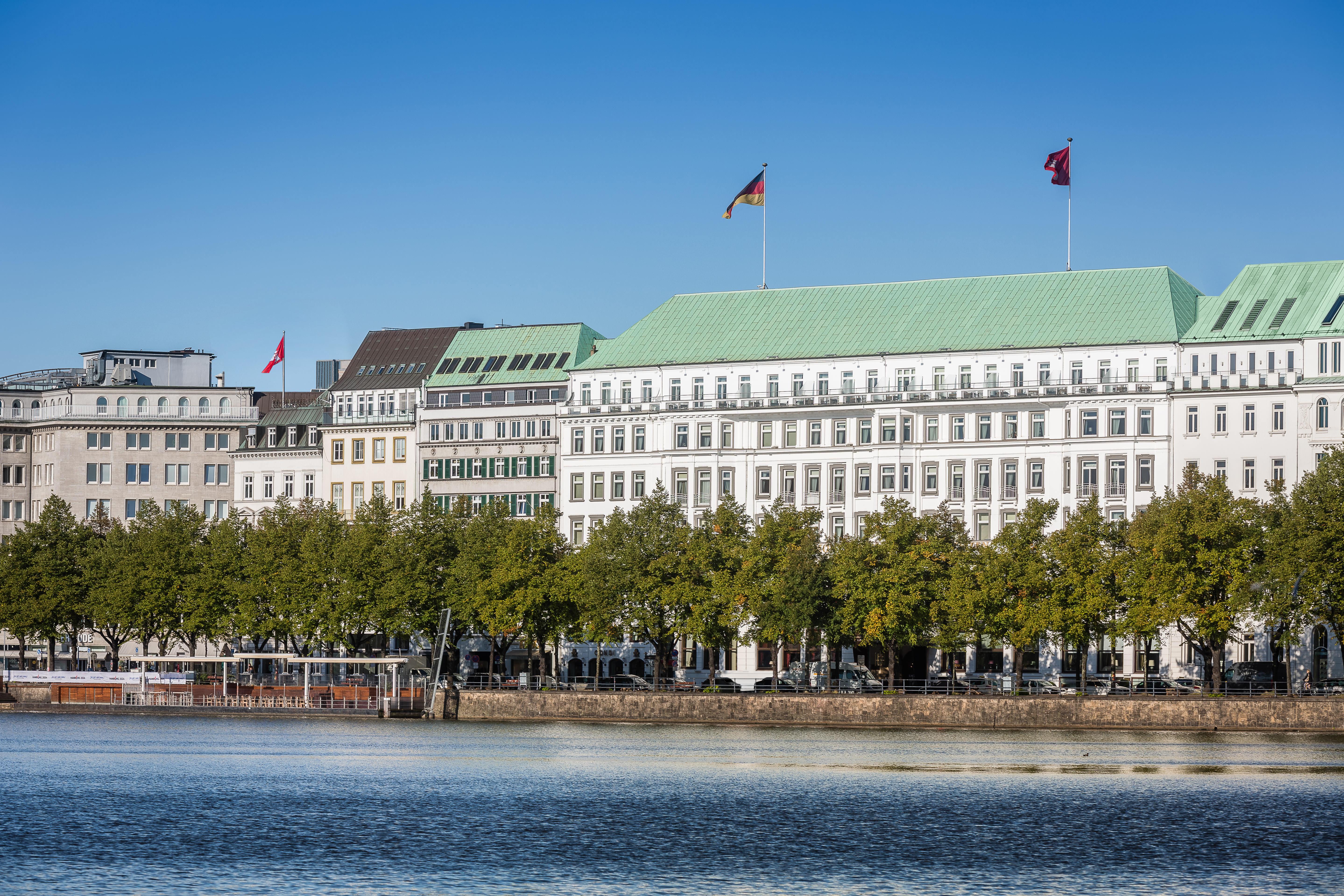 Fairmont Hotel Vier Jahreszeiten, Hotel Des Jahres 2023 & 2024- Die 101 Besten Hamburg Luaran gambar